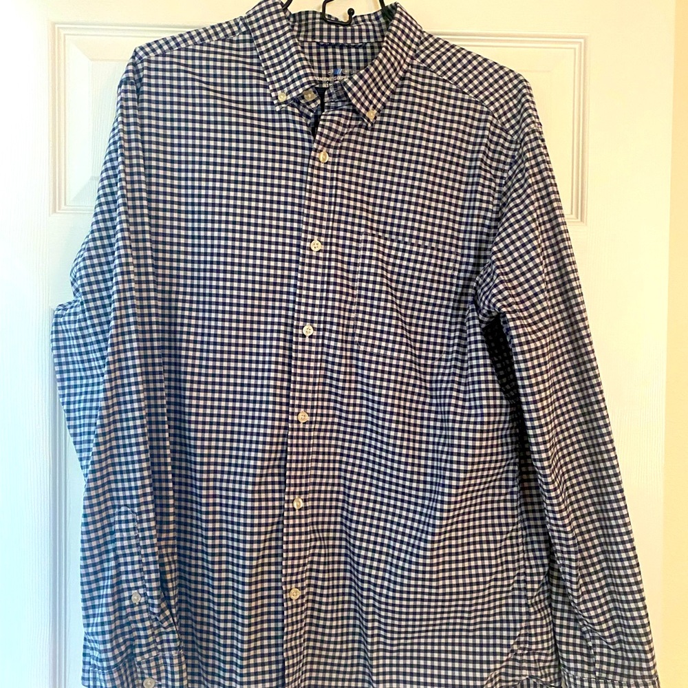 Vineyard Vines men’s shirt size L in blue and white